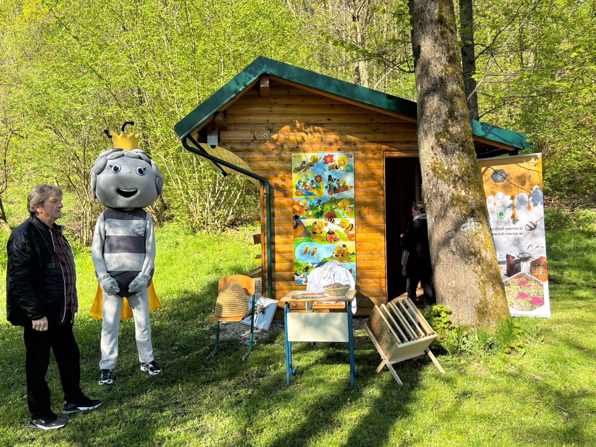 Dan odprtih vrat ravenskih čebelnjakov